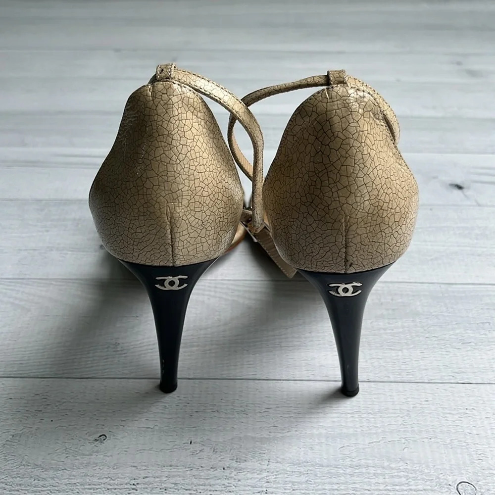 Vintage CHANEL 2005 D’Orsay Beige Pumps Size 38/8 - Picture 2 of 14